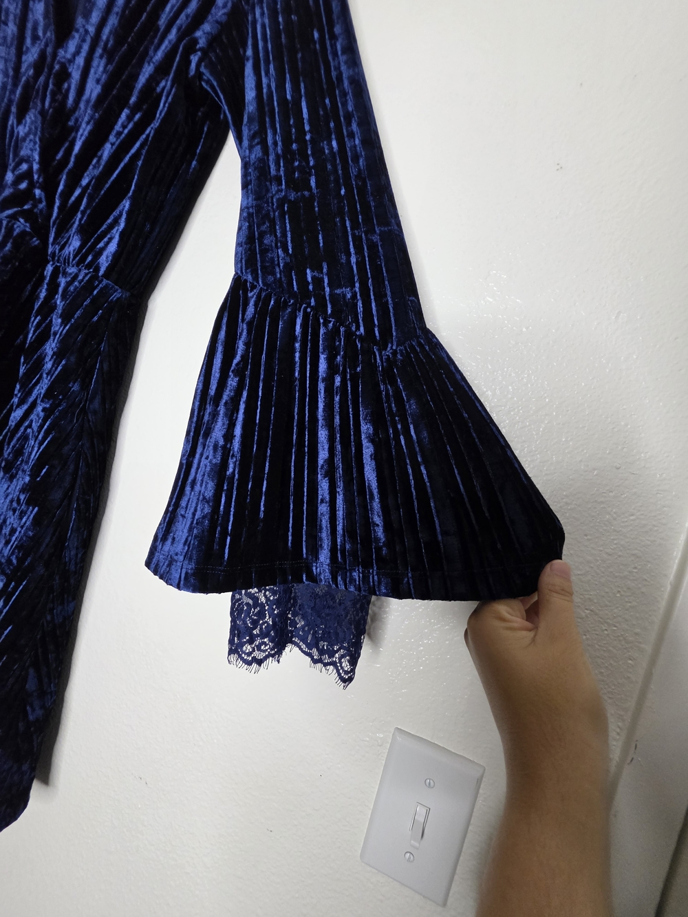Laundry by Shelli Segal Royal Blue Crushed Velvet Lace Trim Dress Small - Picture 12 of 13